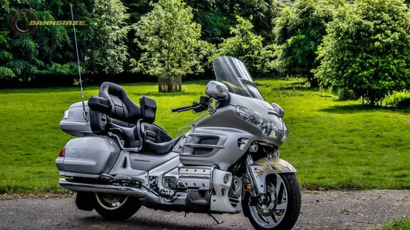 Honda Goldwing - Đánh giá chi tiết và nhận xét từ các chuyên gia