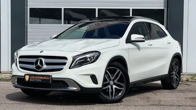 Ảnh xe Mercedes-Benz GLA 200 mới nhất 5