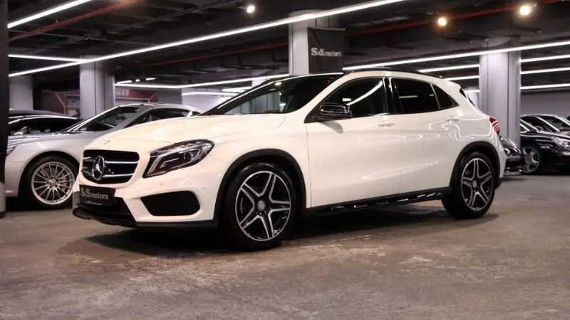 Ảnh xe Mercedes-Benz GLA 200 mới nhất 10