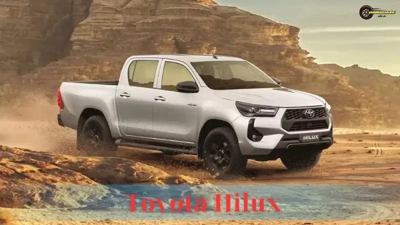 Cập nhật giá bán Toyota Hilux, thông số kỹ thuật và đánh giá xe