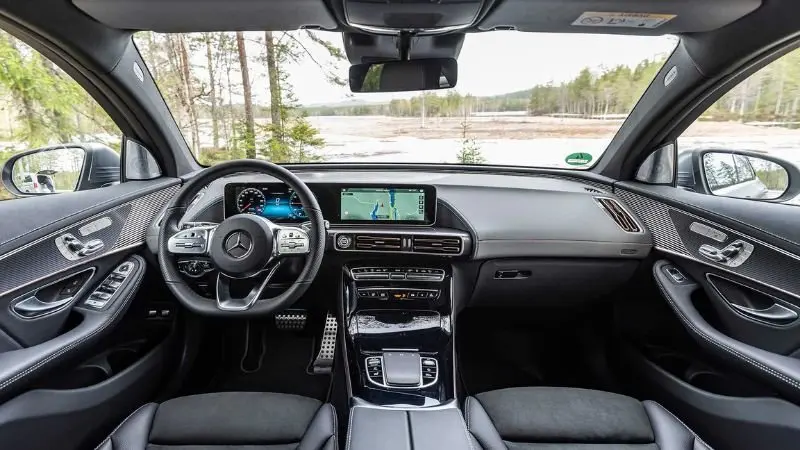 Ảnh nội thất Mercedes-Benz EQC 1