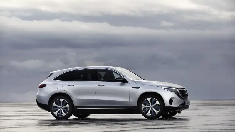 Ảnh ngoại thất Mercedes-Benz EQC 6