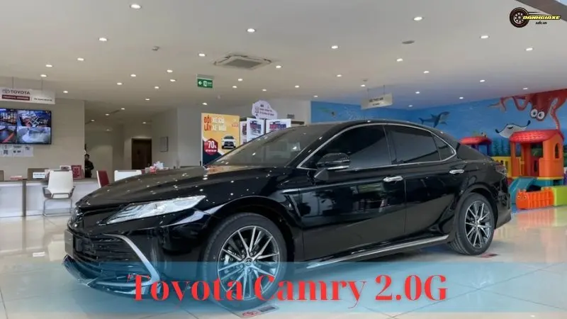 Toyota Camry 2.0G: Giá bán, thông số kỹ thuật và đánh giá