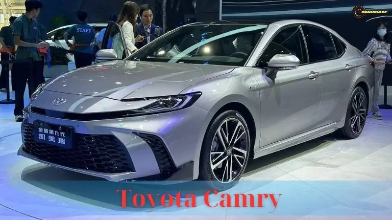 Toyota Camry: Cập nhật giá bán, thông số kỹ thuật và đánh giá