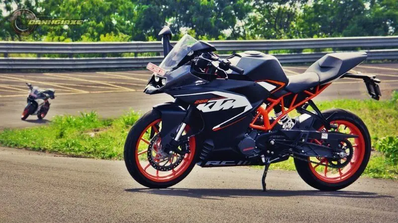 Đánh giá chi tiết KTM RC 200 - Mẫu xe thể thao đáng mua nhất