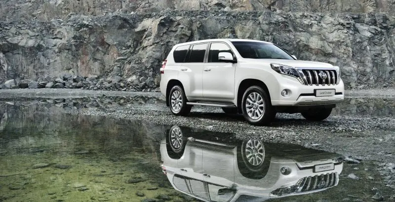 Cận cảnh chiếc xe Land Cruiser Prado mới nhất 40 Cận cảnh chiếc xe Land Cruiser Prado mới nhất 40