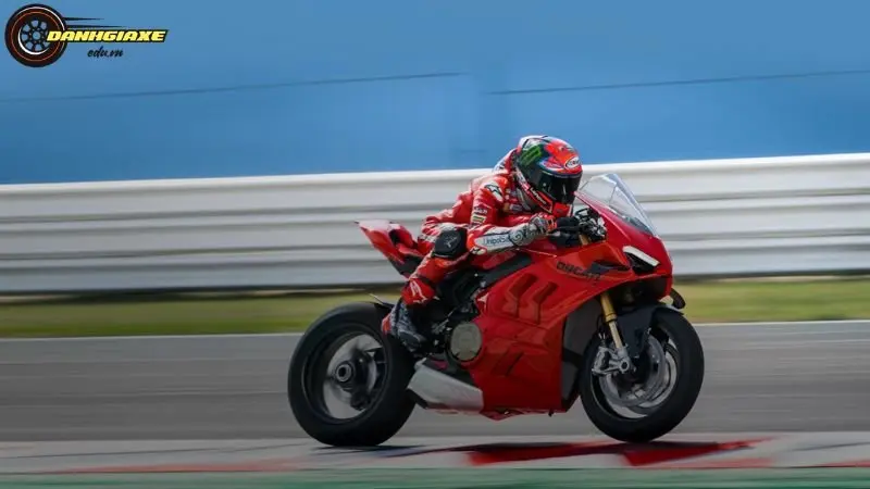 Chiêm ngưỡng Ducati Panigale V4 qua bộ ảnh ấn tượng