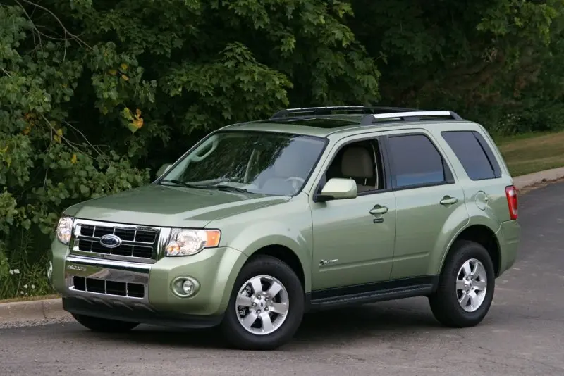Xe Ford Escape phiên bản đời cũ 8