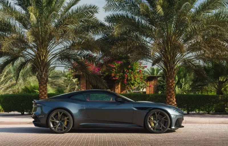 Hình ảnh xe Aston Martin DBS chất lượng 4K 1