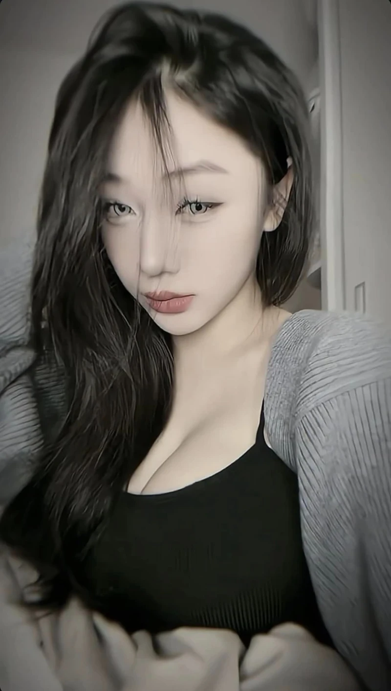 Chiêm ngưỡng 96+ ảnh hotgirl Trần Hà Linh thả dáng cực phẩm