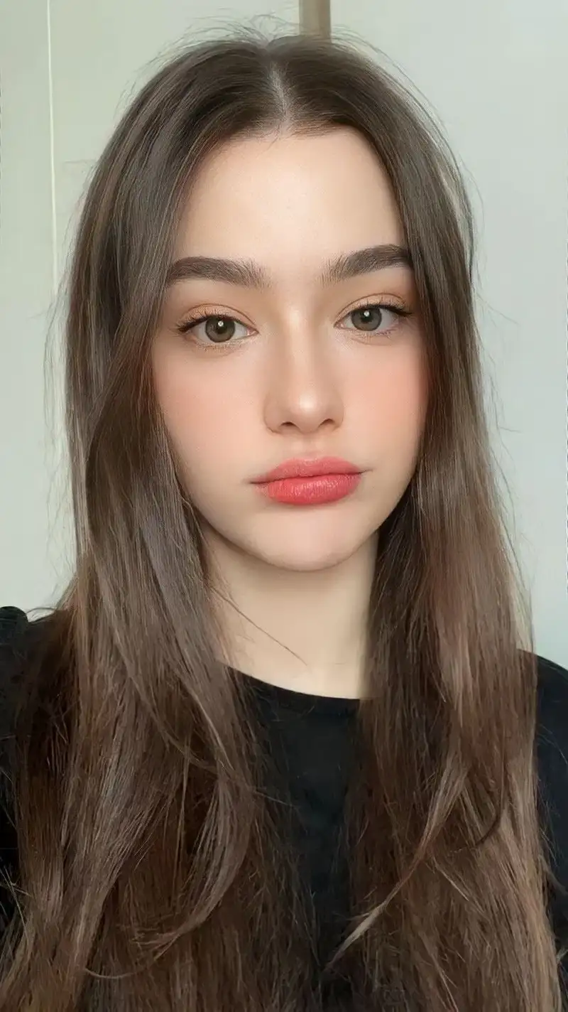 Ảnh gái tây xinh đẹp làm nổi bật cá tính