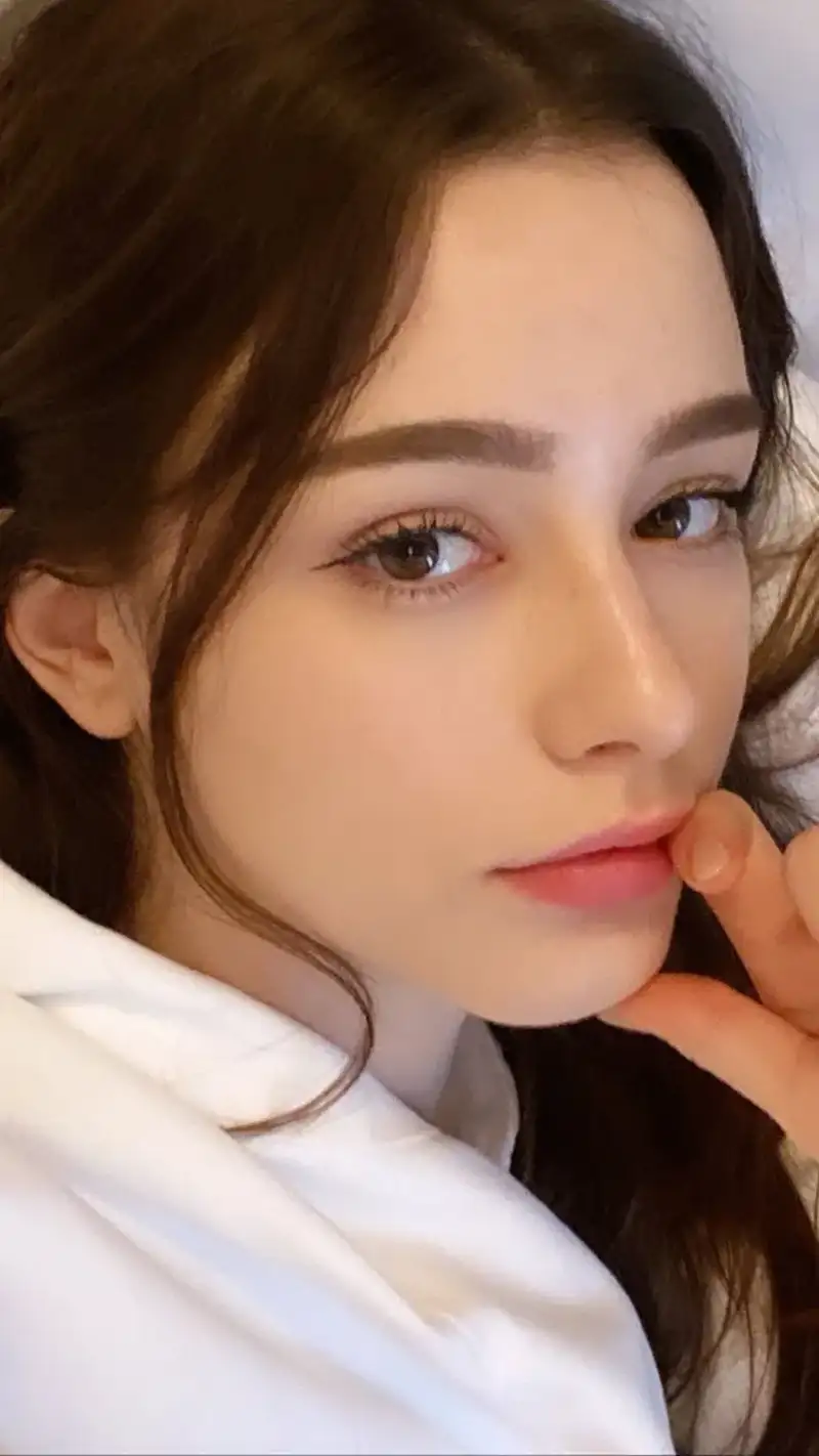 Gái tây mang phong thái tự nhiên, cá tính