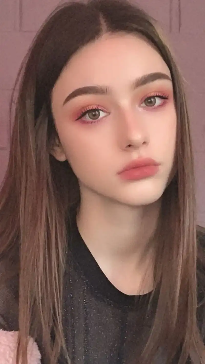 Gái tây mặc áo dài duyên dáng, thanh lịch