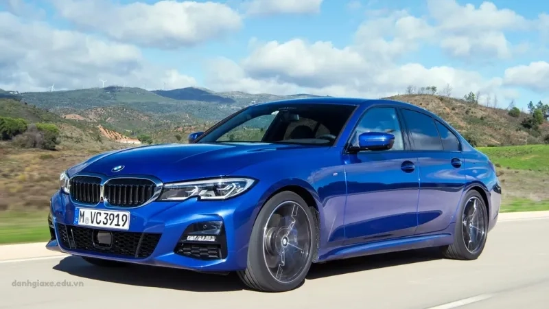 Bảng giá xe BMW 330i