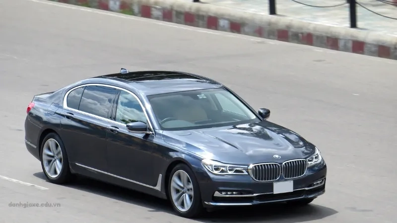 Bảng giá xe BMW 730Li