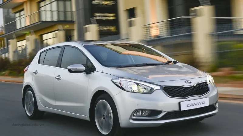 Bảng giá xe Kia Cerato Hatchback