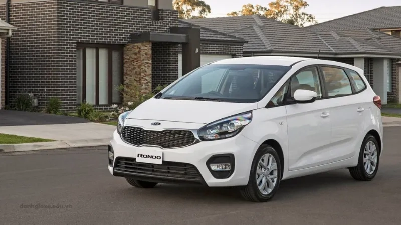 Bảng giá xe Kia Rondo