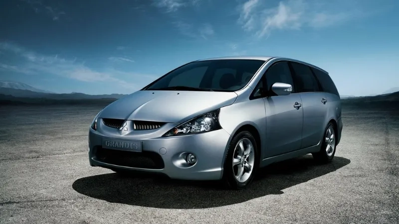 Bảng giá xe Mitsubishi Grandis