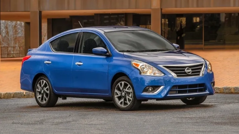 Bảng giá xe Nissan Versa