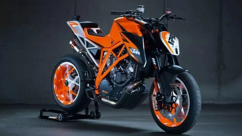 Bảng giá xe máy KTM tháng 2/2025 - Giá mới nhất và ưu đãi