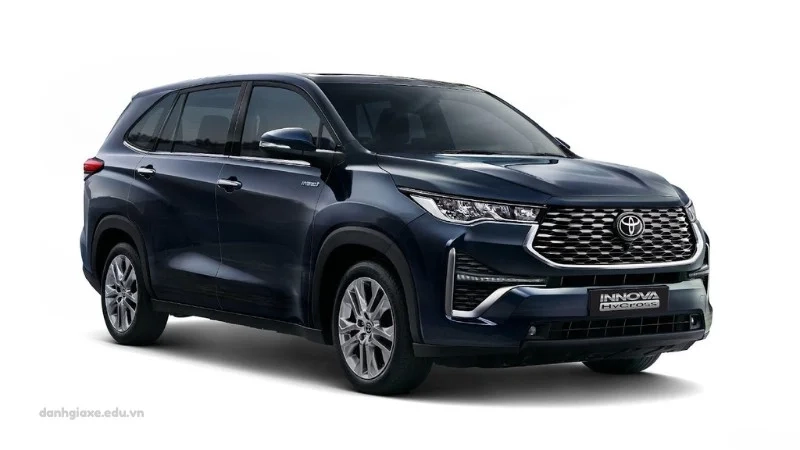 Bảng giá xe Toyota Innova Cross