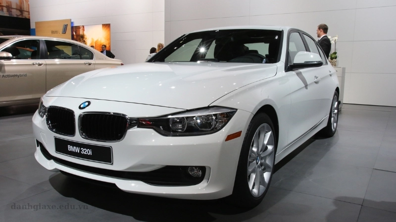 Bảng giá xe BMW 320i