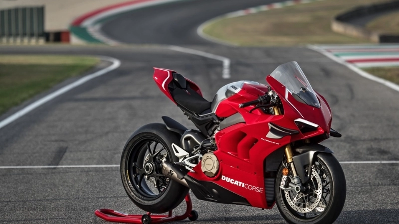 Bảng giá xe Ducati Panigale V4