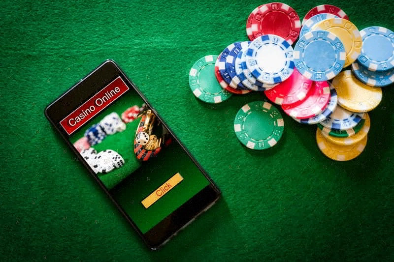  Người chơi trải nghiệm Baccarat tại casino trực tuyến 789bet với giao diện chân thực.