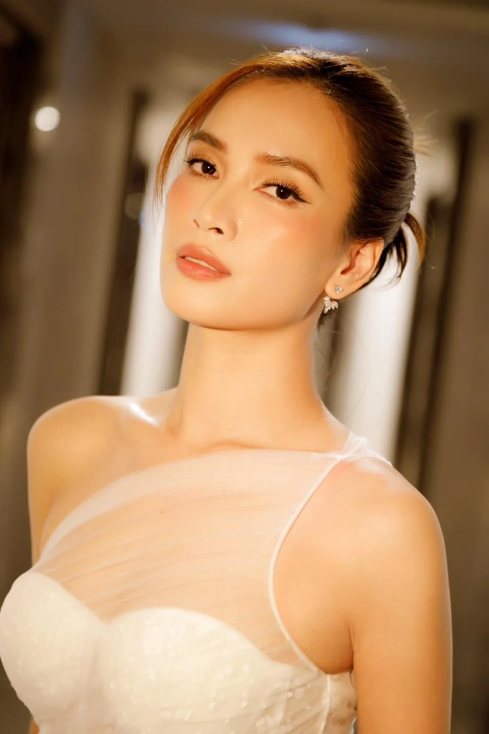 Giọng ca đầy nội lực của ca sĩ Ái Phương