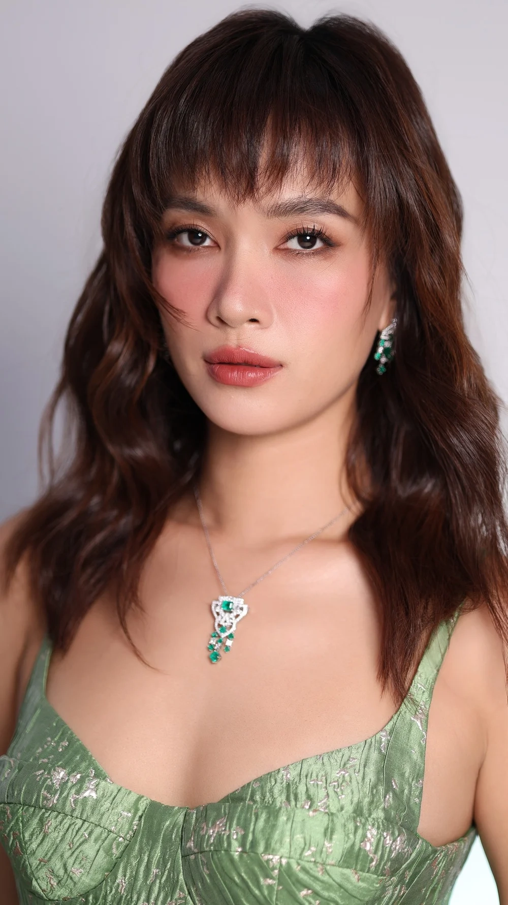 Tên thật đầy đủ của cô là Nguyễn Ái Phương