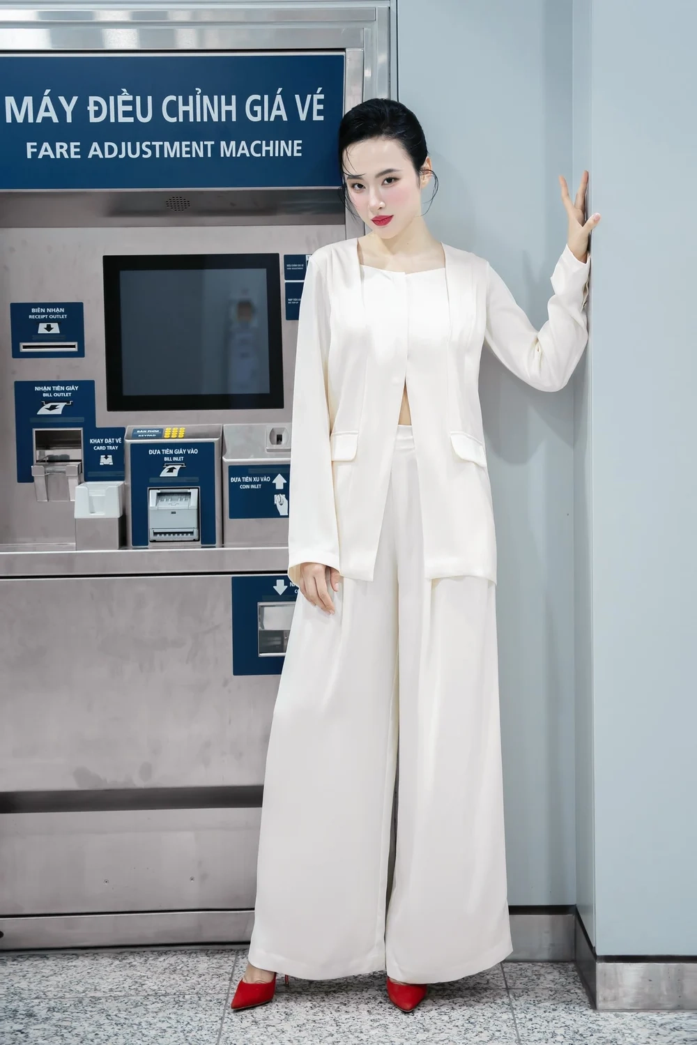 Chia sẻ đời thường qua Angela Phương Trinh Instagram