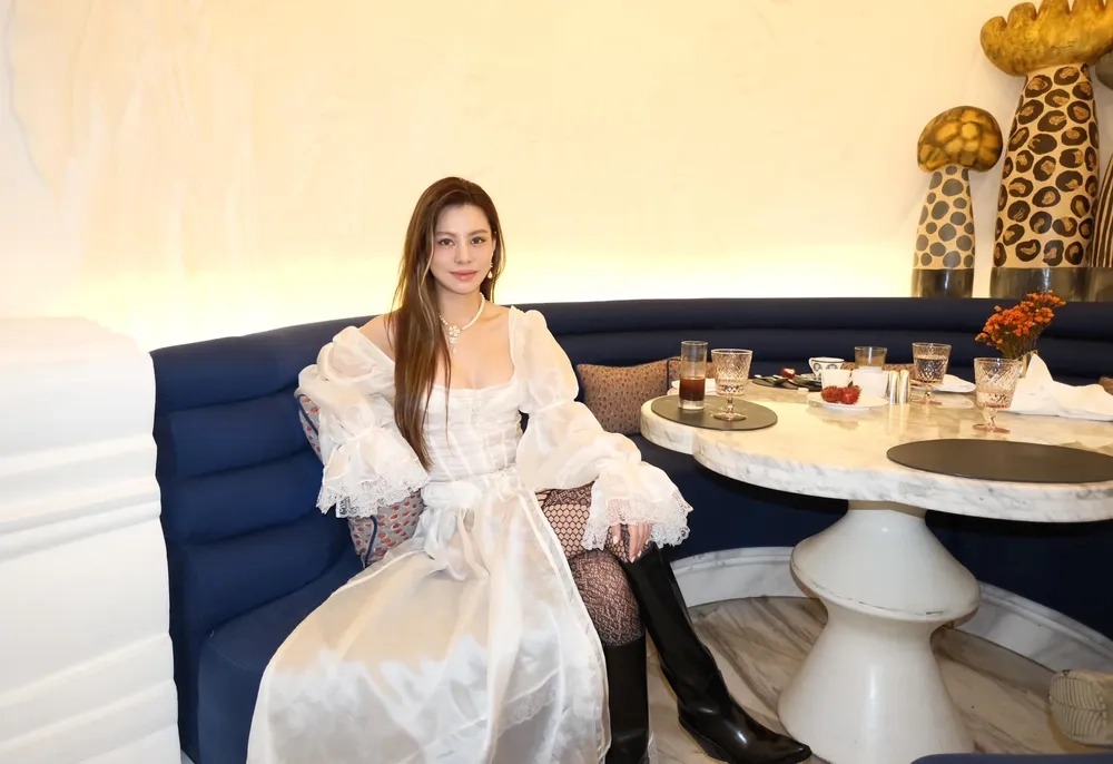 Giọng hát đầy mê hoặc của ca sĩ Bùi Lan Hương