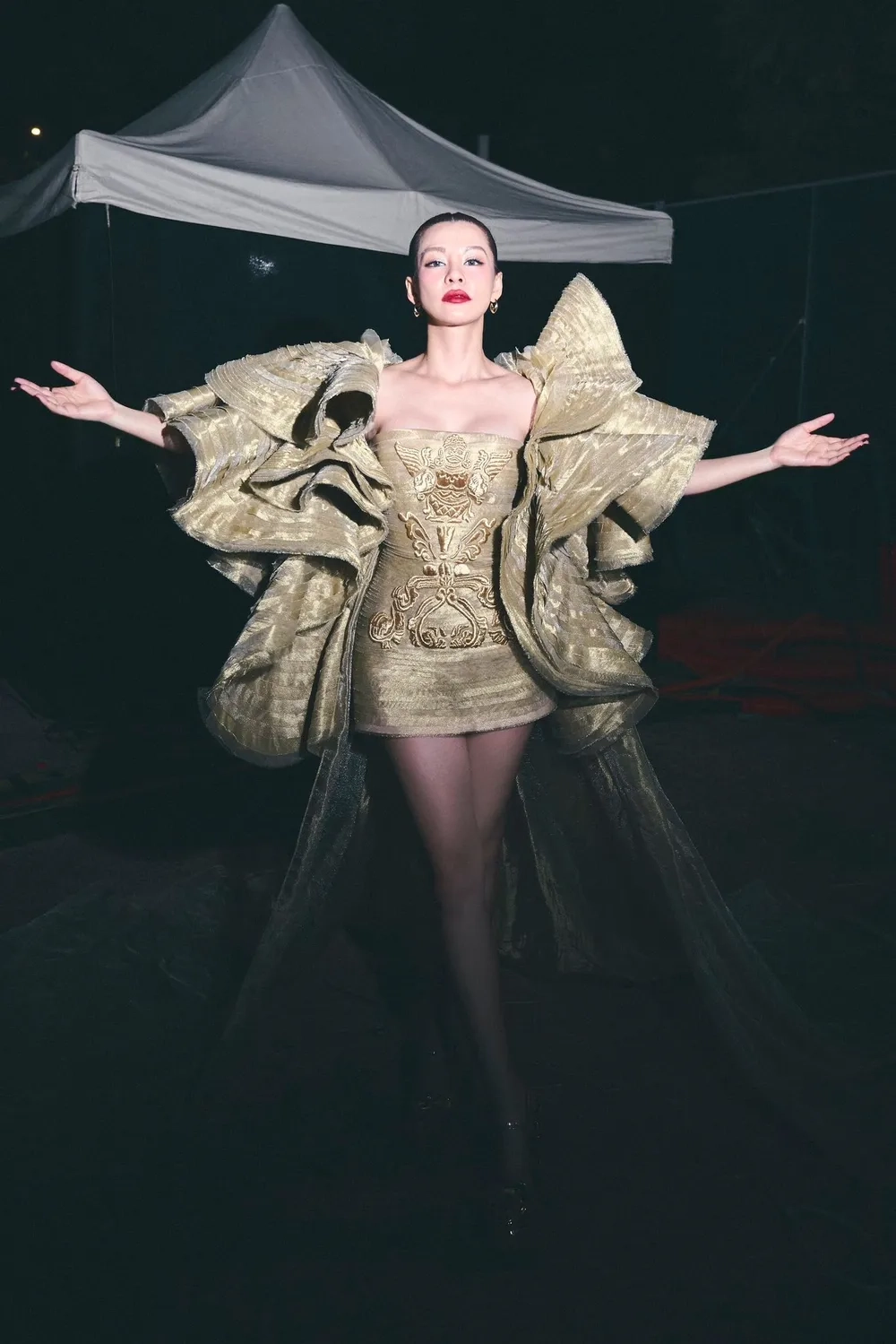 Ca từ sâu lắng trong Bùi Lan Hương Ngày Chưa Giông Bão lyrics