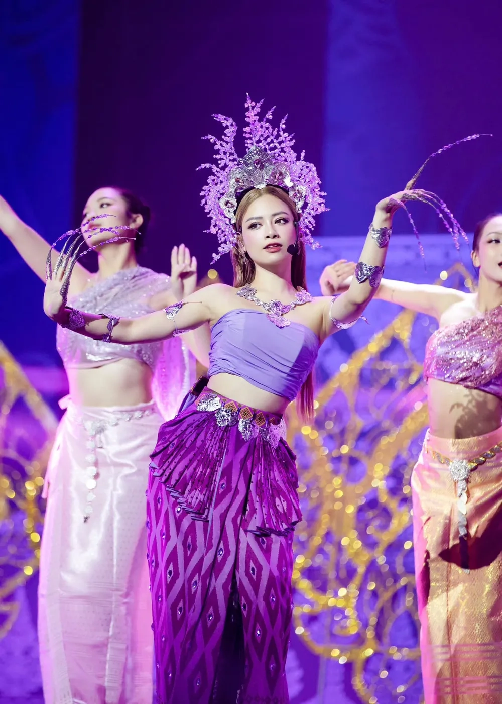 Cảm xúc dâng trào cùng Dương Hoàng Yến Em Một Mình Quen Rồi