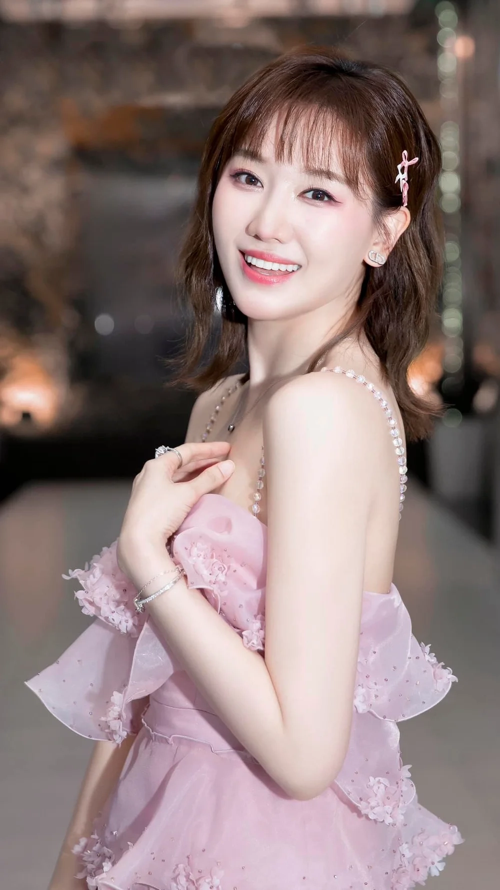 Đầy xúc cảm trong Hari Won Hương Đêm Bay Xa lyrics