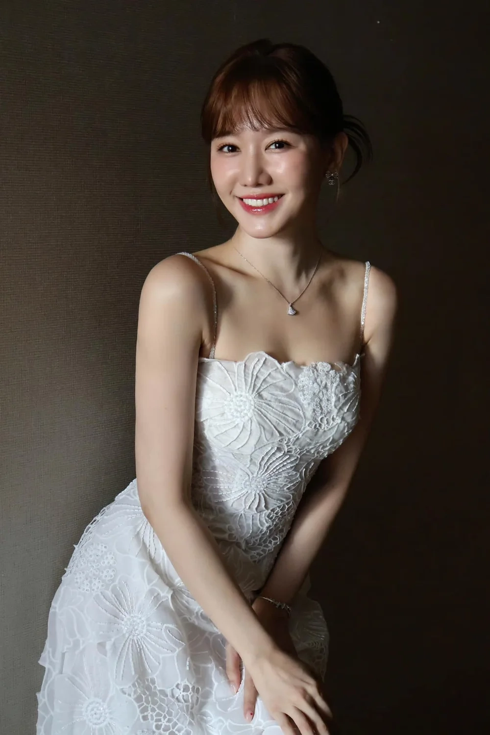 Từng câu chữ trong Hari Won Anh Cứ Đi Đi lyrics khiến fan xúc động