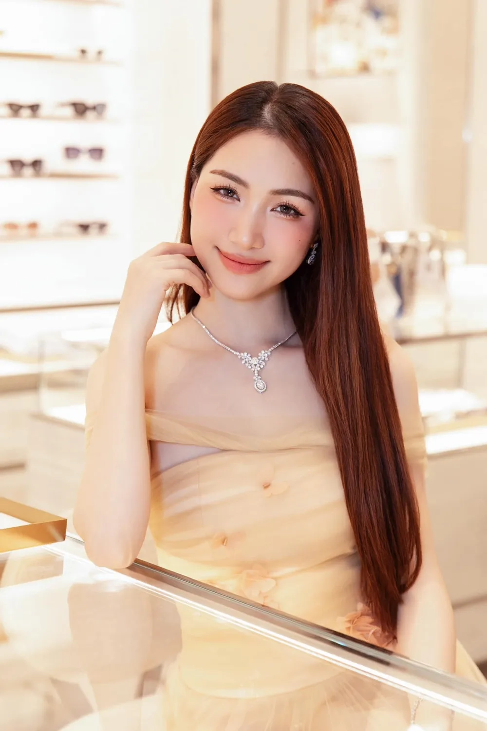 Tìm hiểu Hoà Minzy cao mét mấy khiến fan tò mò