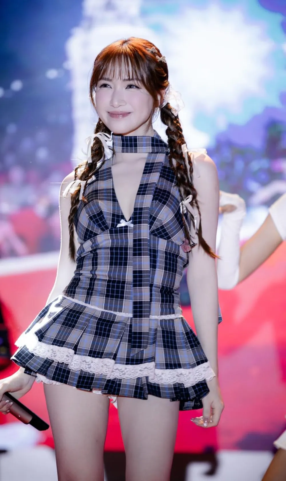 Tìm hiểu ca sĩ Hòa Minzy sinh năm bao nhiêu chính xác