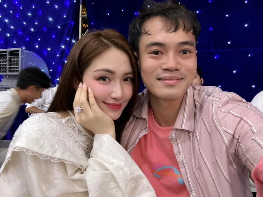 Khám phá Hòa Minzy yêu Văn Toàn có thật không