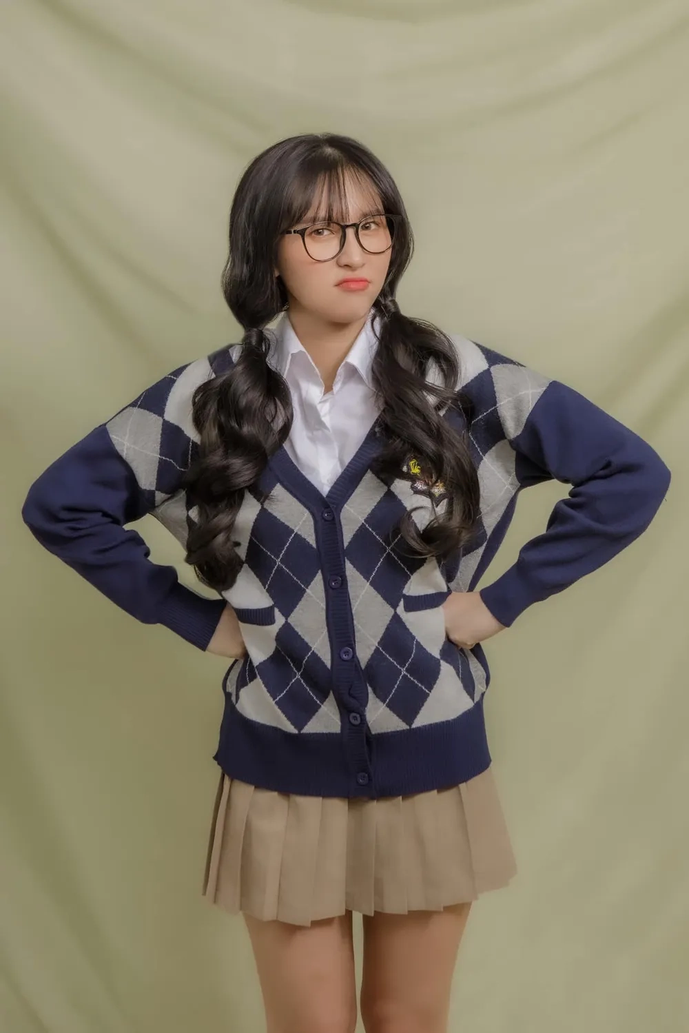 Fan tò mò chiều cao thật của Ngân Sát Thủ cao bao nhiêu