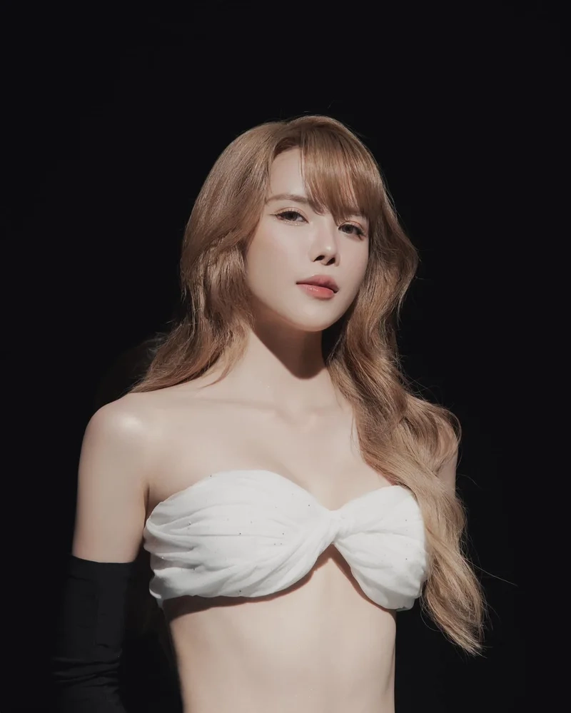 Cập nhật Thiều Bảo Trâm official cho fan theo dõi