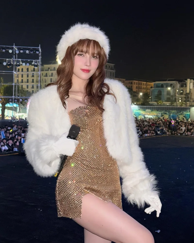 Lắng nghe Thiều Bảo Trâm một mình có buồn không đầy cảm xúc