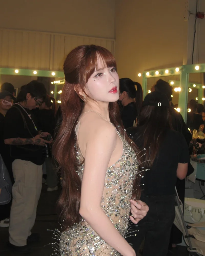 Theo dõi làn sóng xanh Thiều Bảo Trâm cực hot