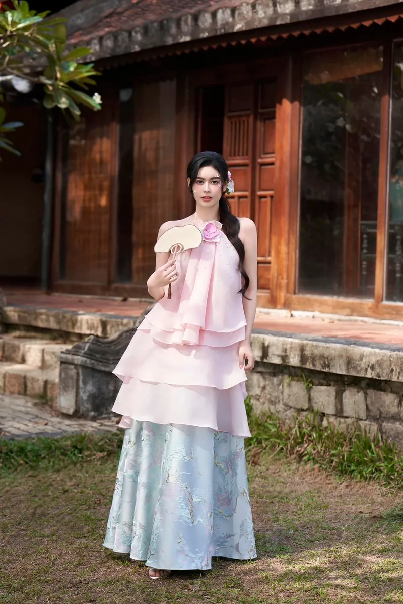 Đầy cảm xúc trong Trương Quỳnh Anh karaoke