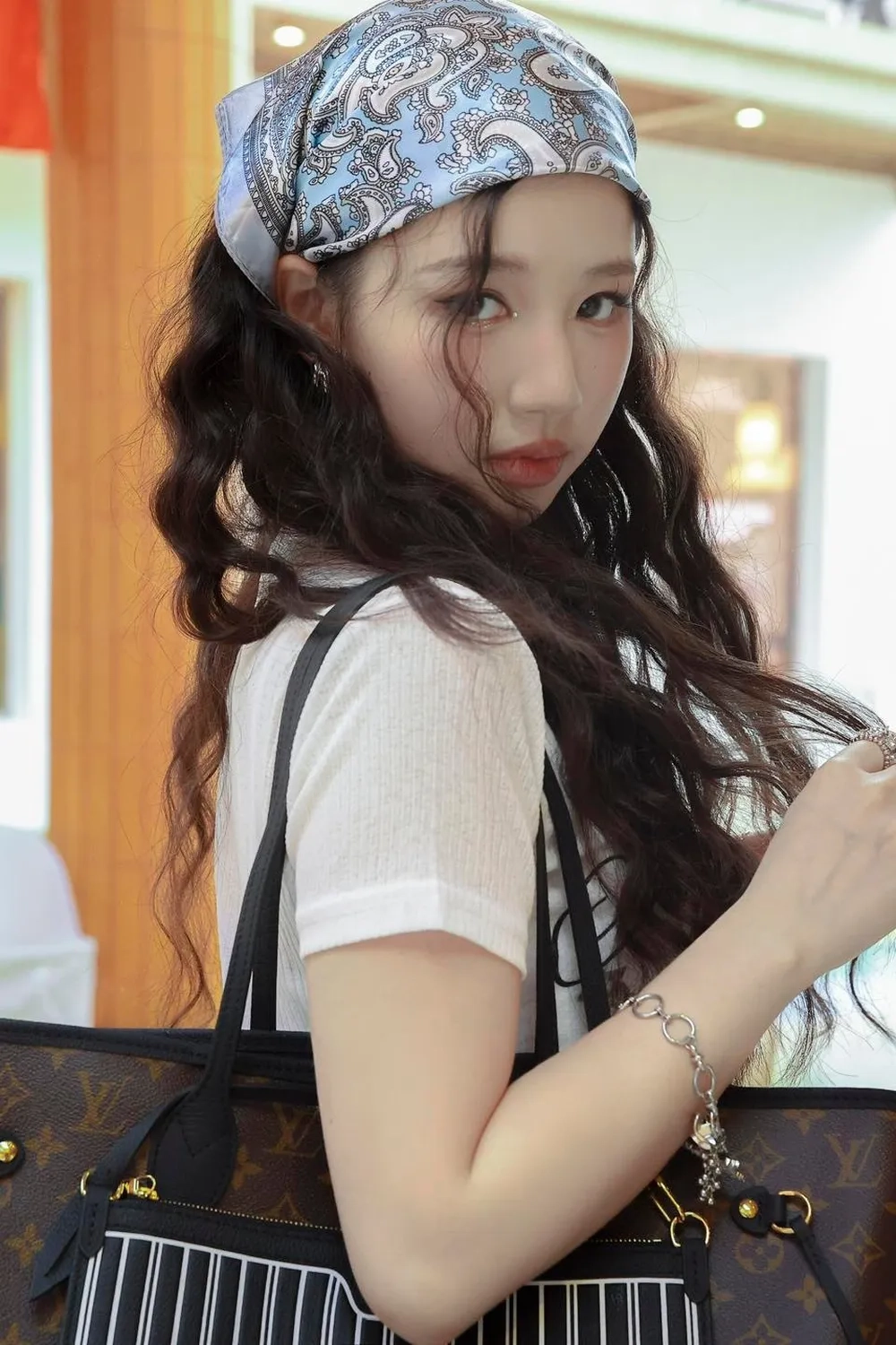 Nghe lại ca khúc đầy cảm xúc lời bài hát Amee sao anh chưa về nhà