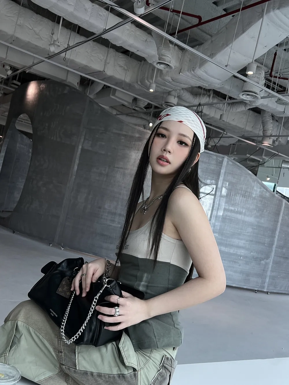 Ca khúc viral TikTok sao anh chưa về Amee