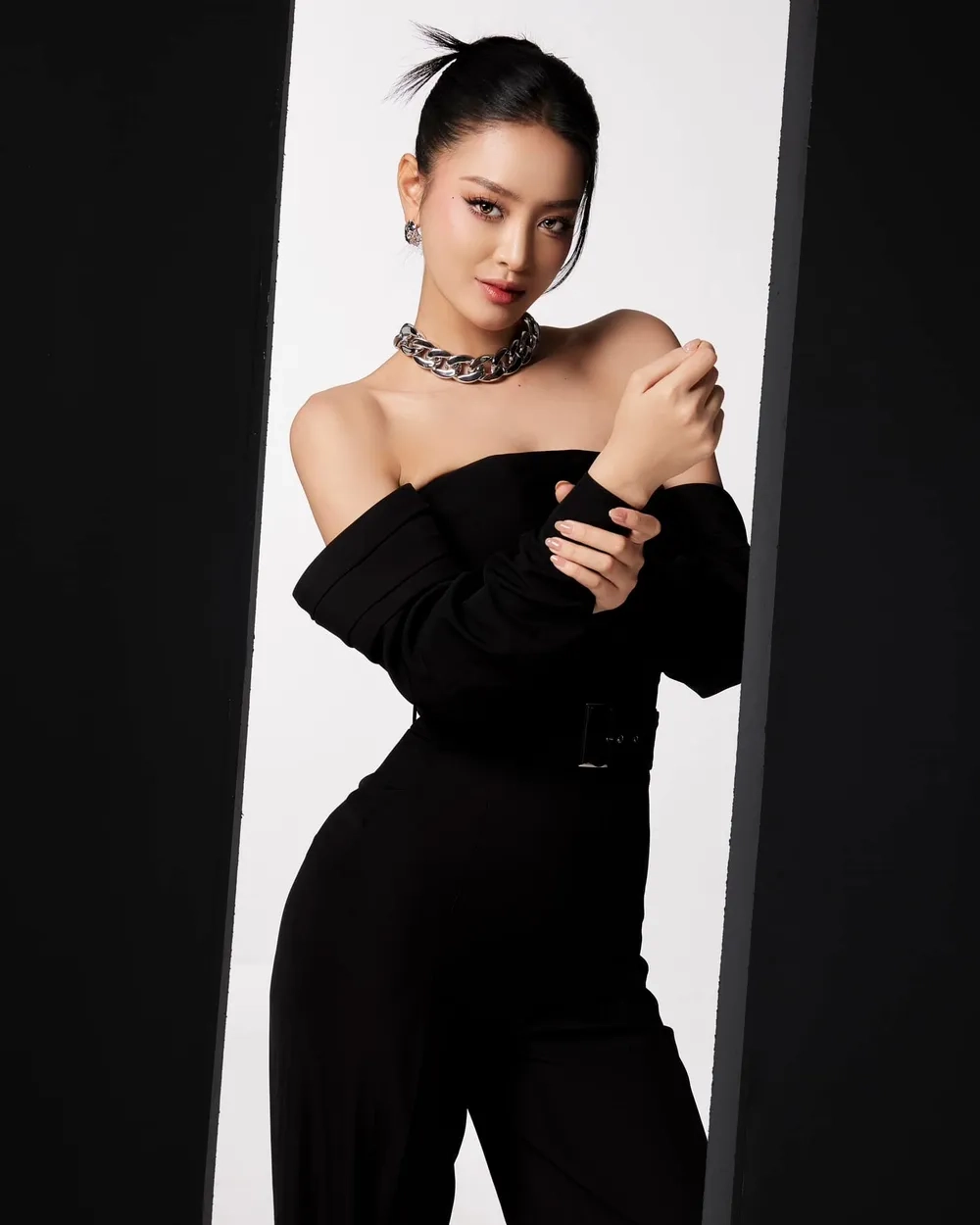 Số đo chính xác của Bùi Khánh Linh gây chú ý