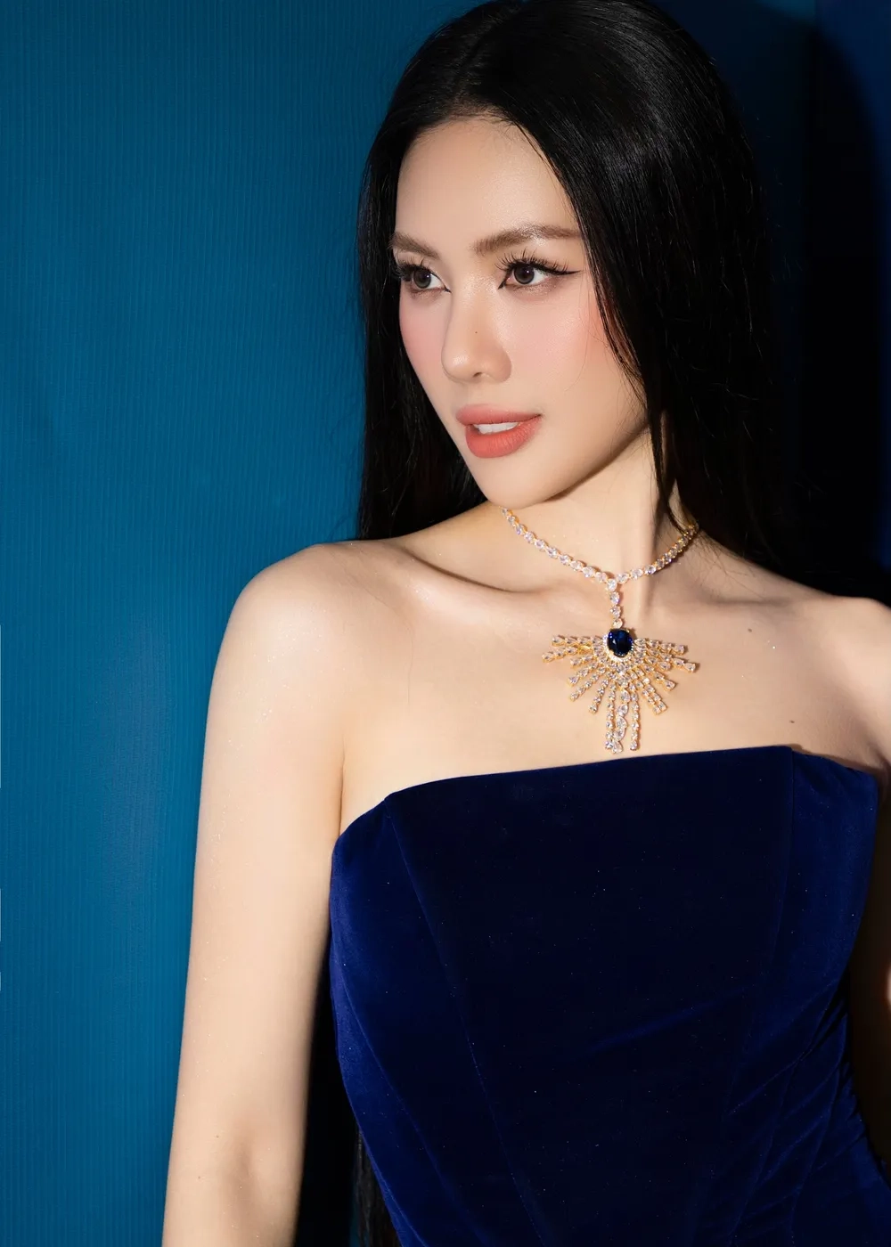 Bóc trần tin đồn Bùi Quỳnh Hoa là hoa hậu gì