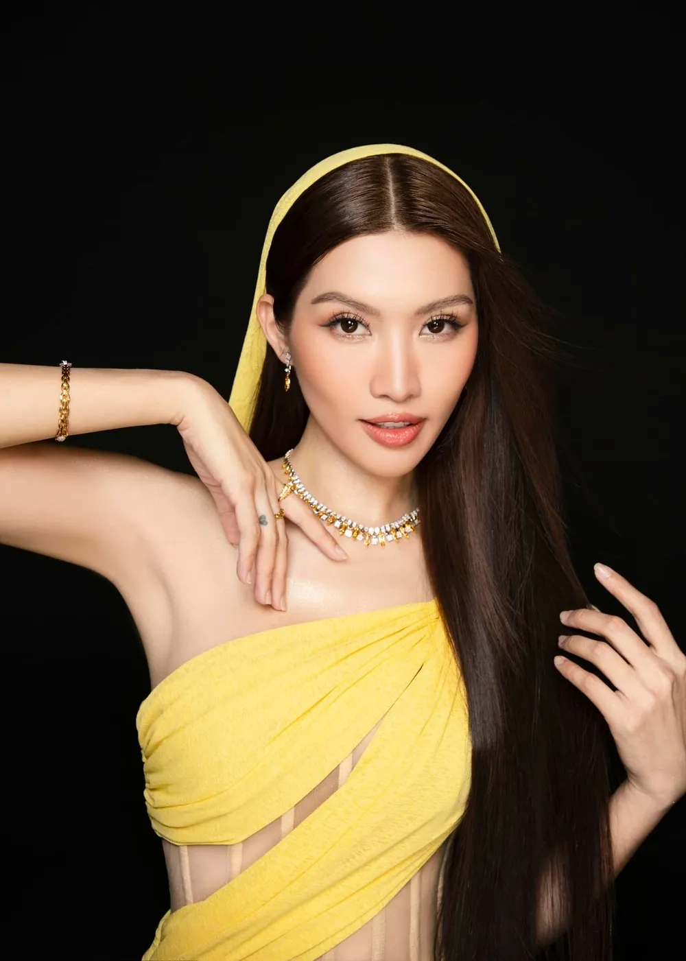 Học vấn gây bất ngờ từ Chế Nguyễn Quỳnh Châu học vấn