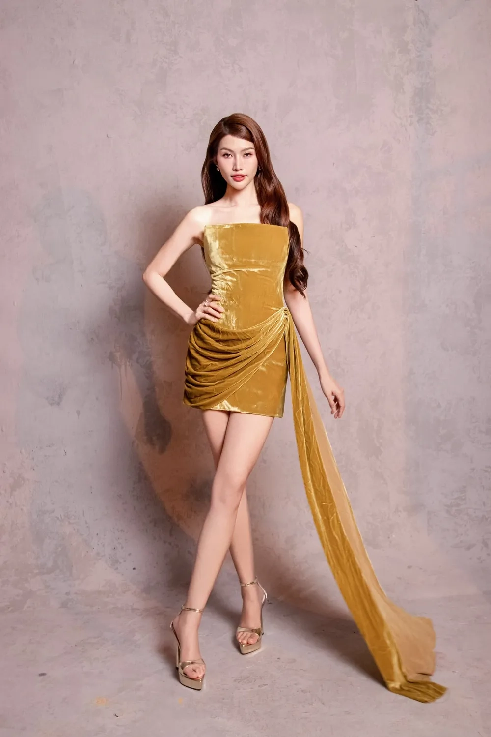 Người đẹp tài năng được tìm kiếm nhiều Chế Nguyễn Quỳnh Châu là ai